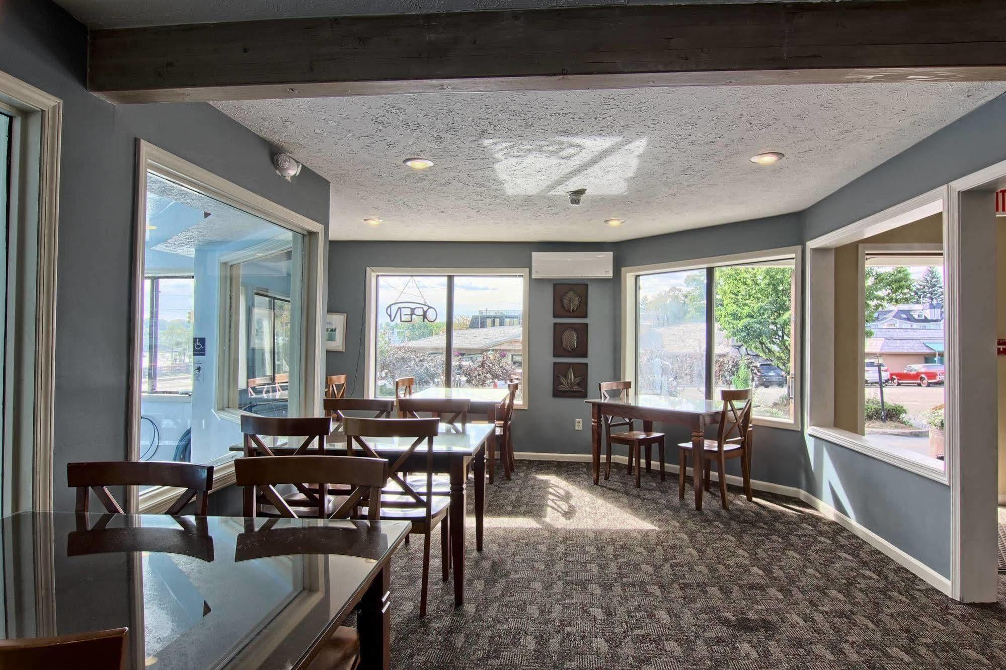 Pointes North Inn Charlevoix Zewnętrze zdjęcie