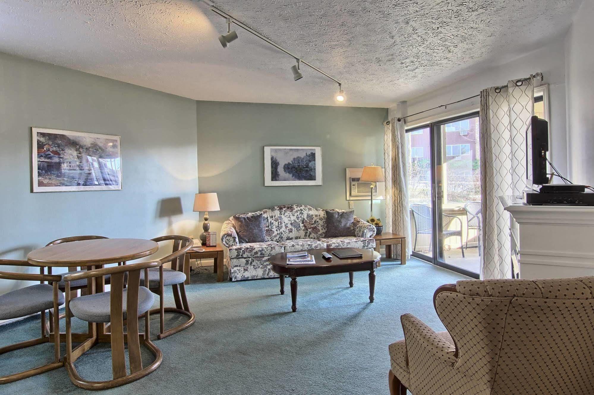 Pointes North Inn Charlevoix Zewnętrze zdjęcie